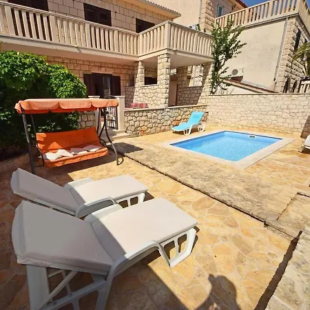 Marija With Private Pool * Supetar